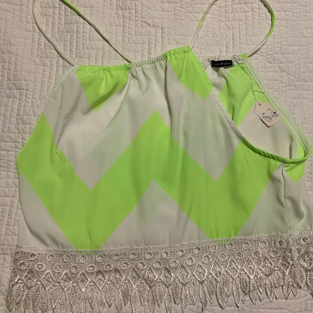 Spagetti Neon Detail Crop